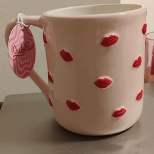 Jubellie Lips Pattern Mug